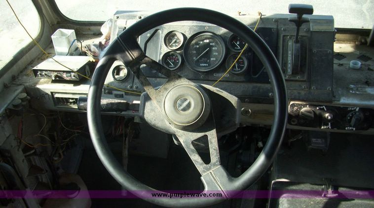 image for item 4487 2000 Freigtliner MT55 walk in van