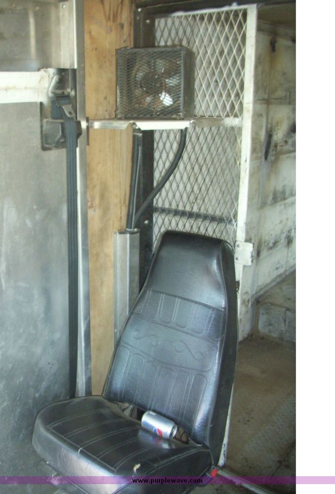 image for item 4487 2000 Freigtliner MT55 walk in van