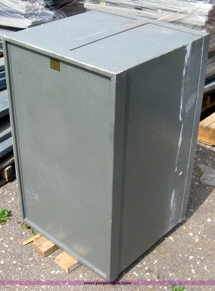 image for item 4491 Mosler safe