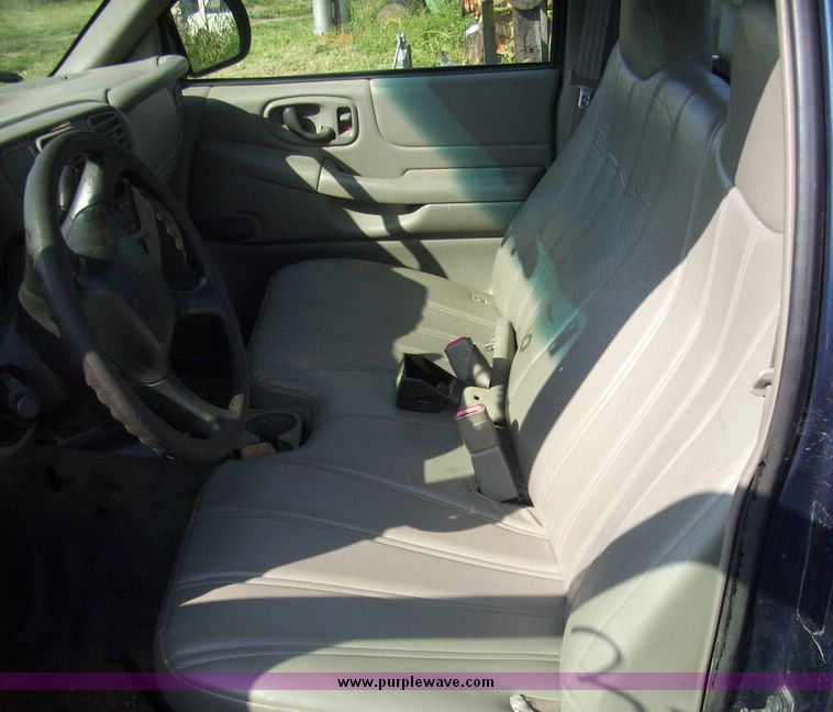 image for item 4498 2002 Chevrolet S-10