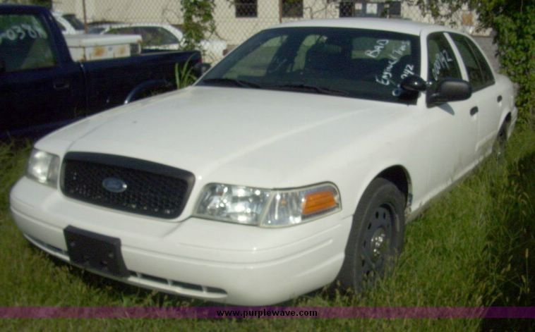 image for item 4499 2006 Ford Crown Victoria