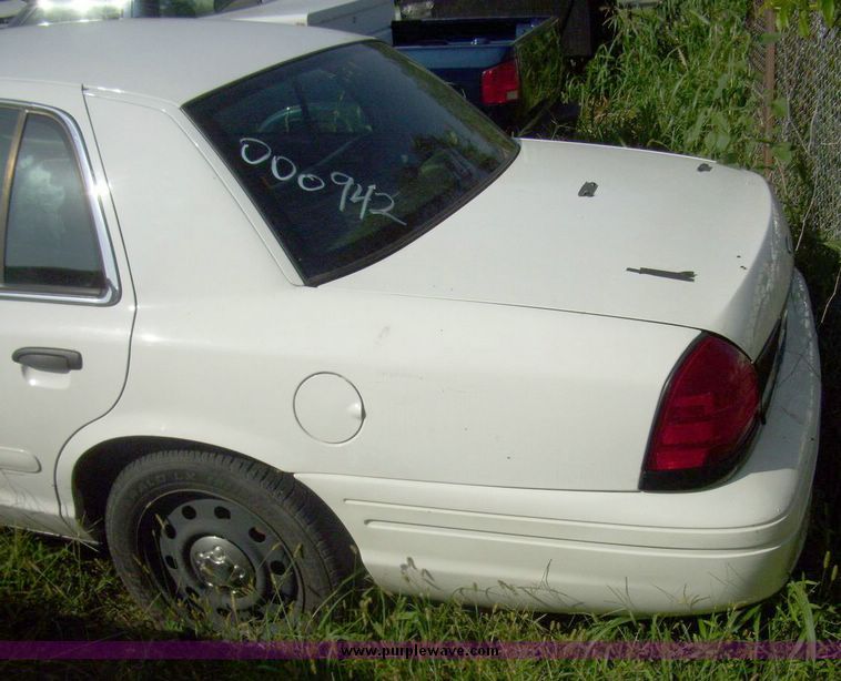 image for item 4499 2006 Ford Crown Victoria