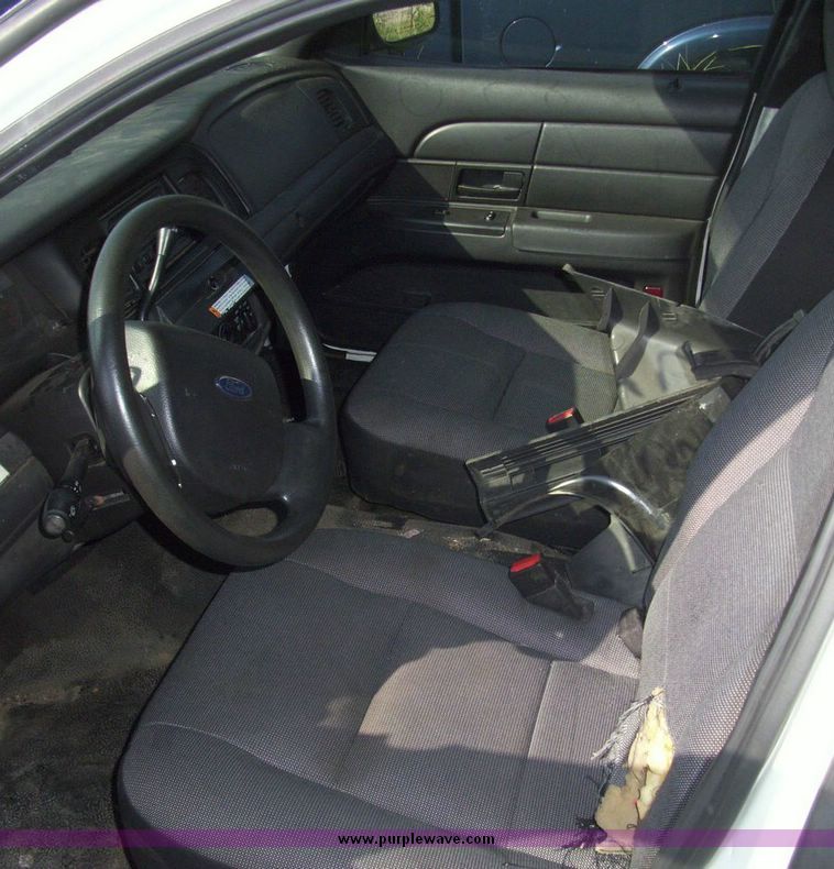 image for item 4499 2006 Ford Crown Victoria