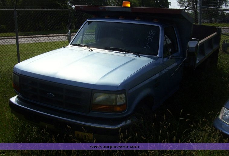 image for item 4519 1997 Ford F350 mini dump truck