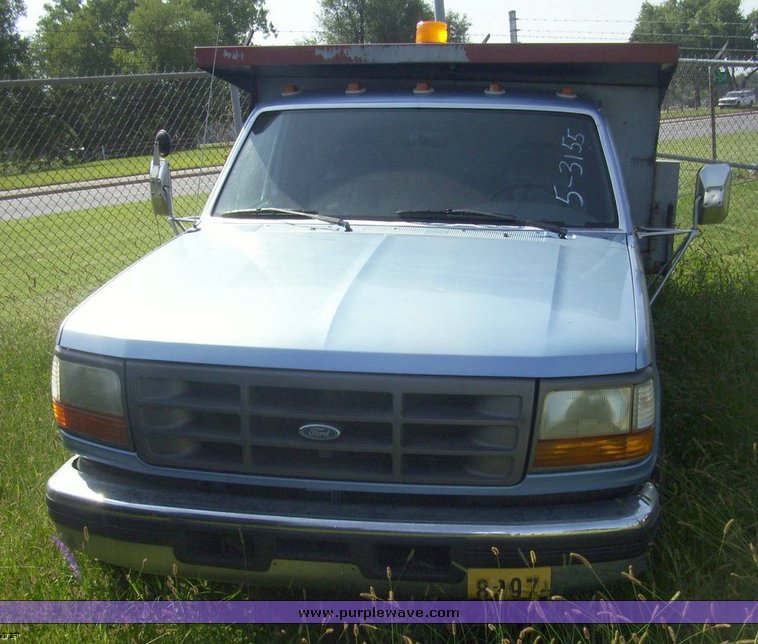 image for item 4519 1997 Ford F350 mini dump truck