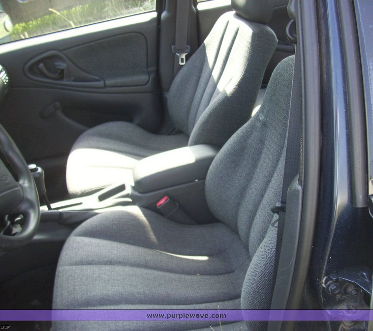 image for item 4520 2001 Chevrolet Cavalier