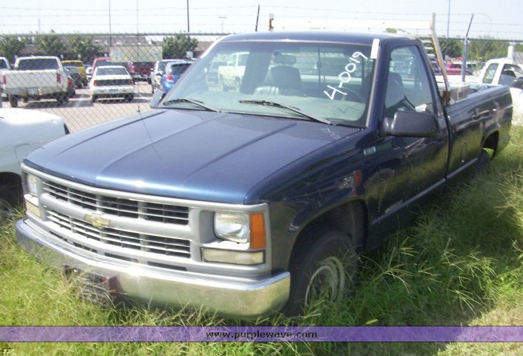 image for item 4527 1999 Chevrolet C2500