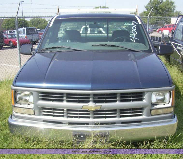 image for item 4527 1999 Chevrolet C2500