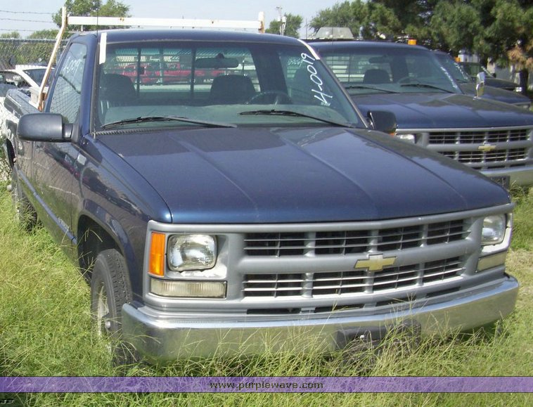 image for item 4527 1999 Chevrolet C2500