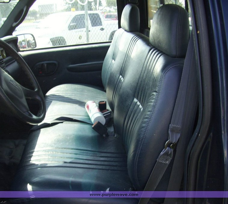 image for item 4527 1999 Chevrolet C2500