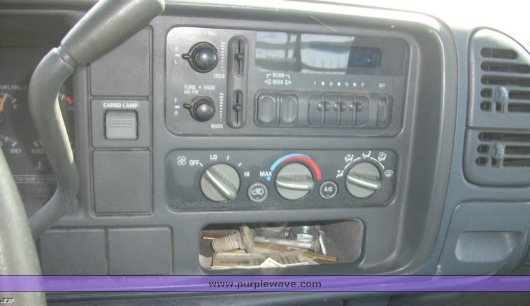 image for item 4527 1999 Chevrolet C2500