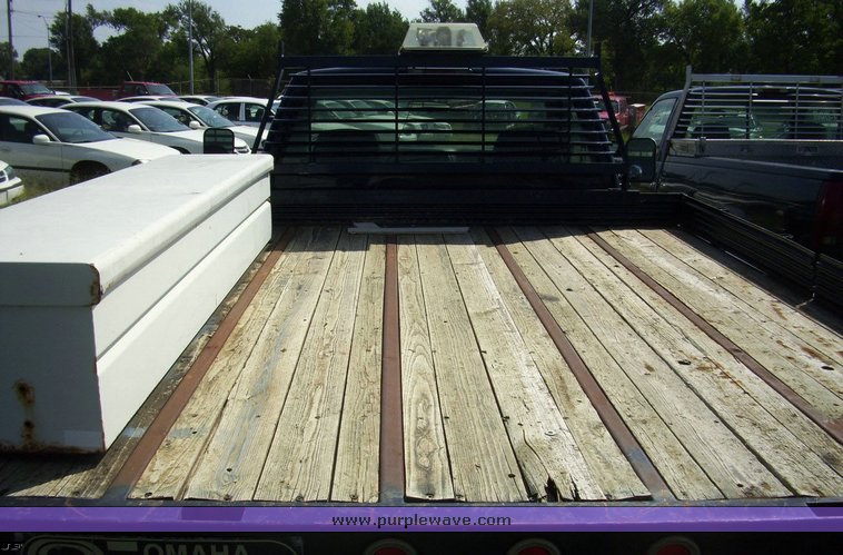 image for item 4528 1999 Chevrolet C2500 flat bed truck