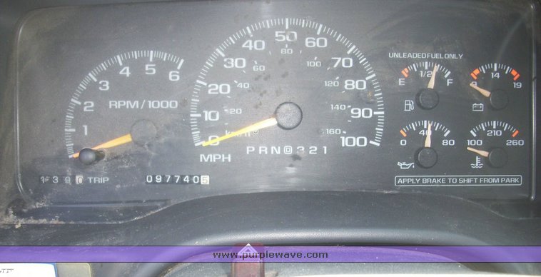 image for item 4528 1999 Chevrolet C2500 flat bed truck