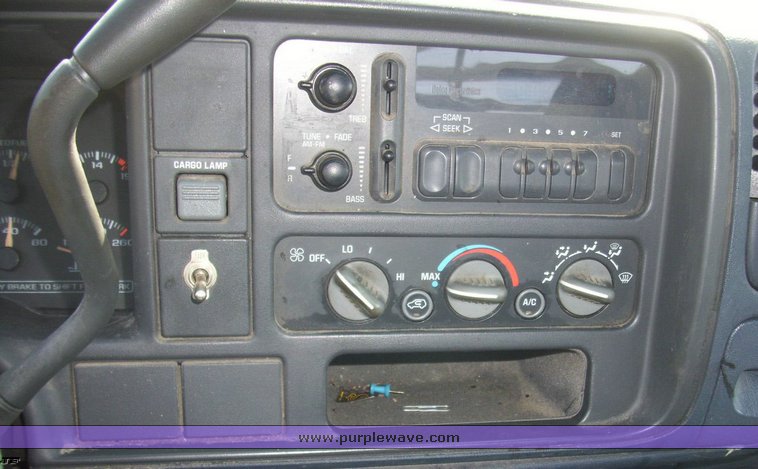 image for item 4528 1999 Chevrolet C2500 flat bed truck