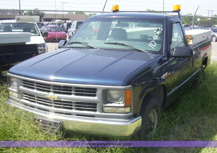 image for item 4529 1999 Chevrolet C2500