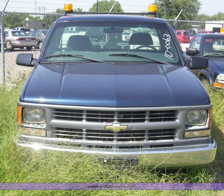 image for item 4529 1999 Chevrolet C2500