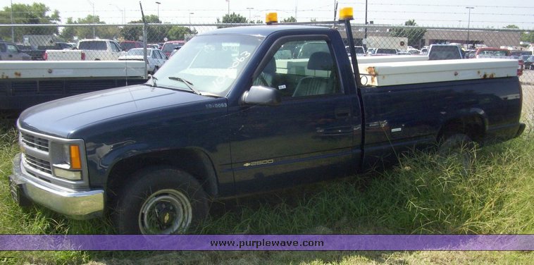 image for item 4529 1999 Chevrolet C2500