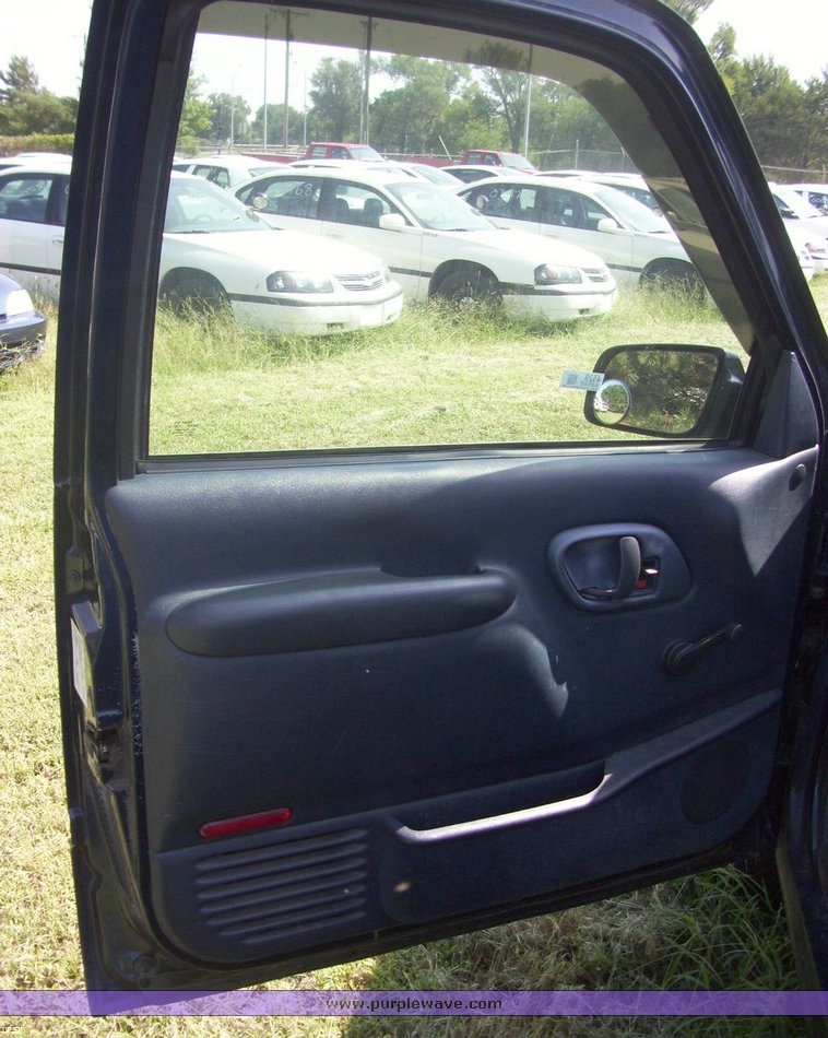 image for item 4529 1999 Chevrolet C2500