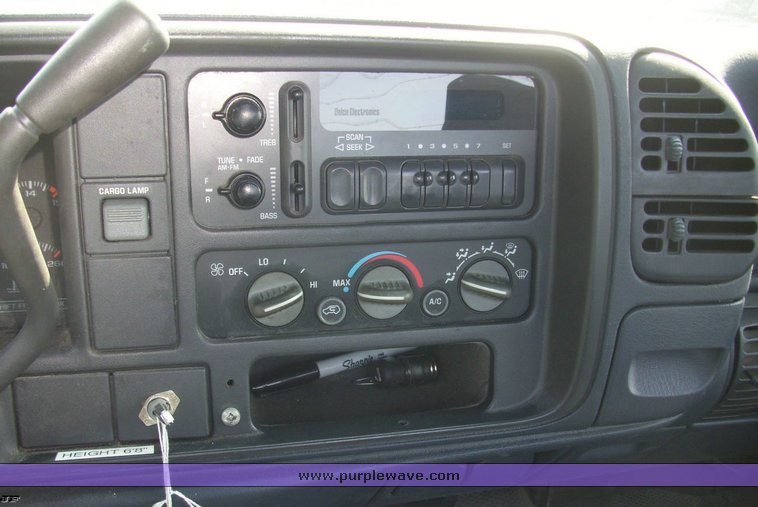 image for item 4529 1999 Chevrolet C2500