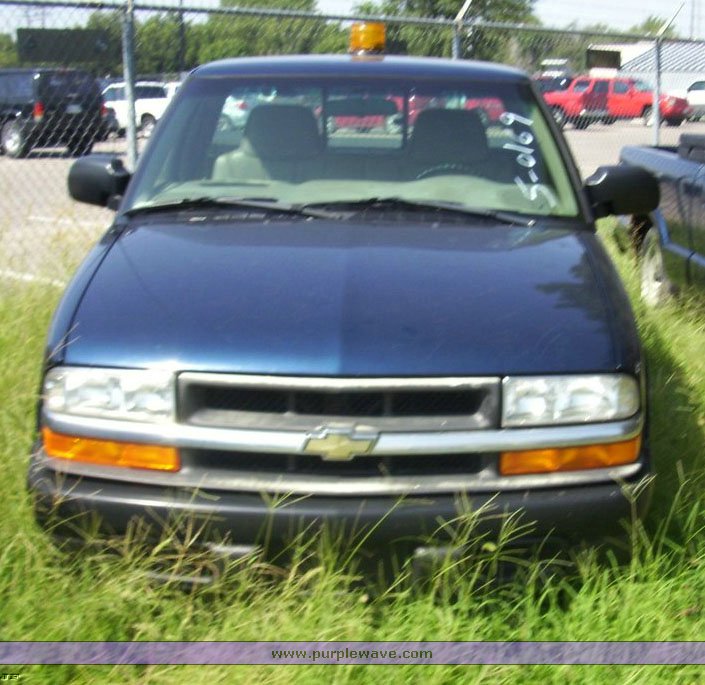 image for item 4531 2000 Chevrolet S-10