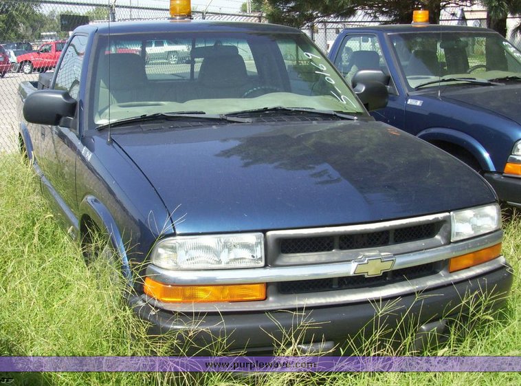 image for item 4531 2000 Chevrolet S-10