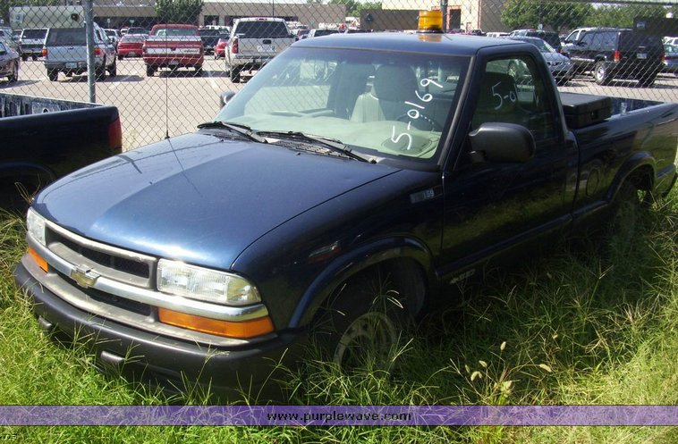 image for item 4531 2000 Chevrolet S-10