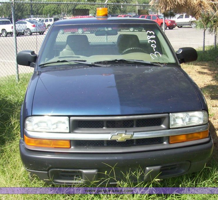 image for item 4532 2002 Chevrolet S-10