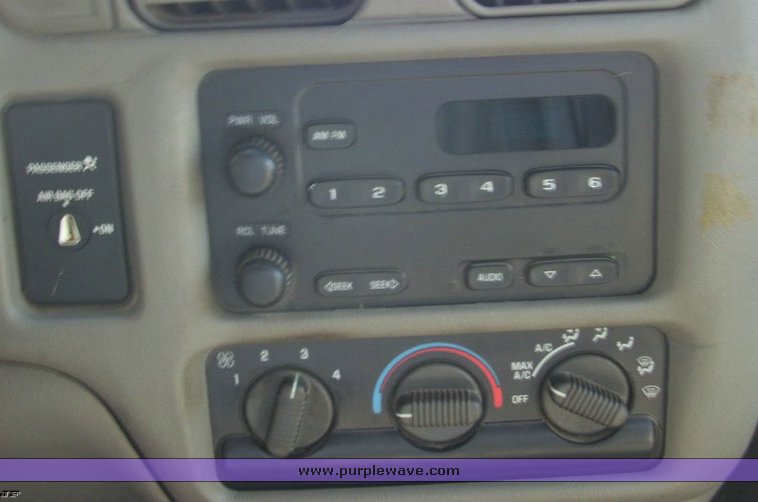 image for item 4532 2002 Chevrolet S-10