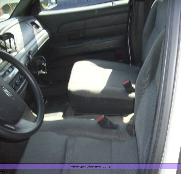 image for item 4534 2006 Ford Crown Victoria