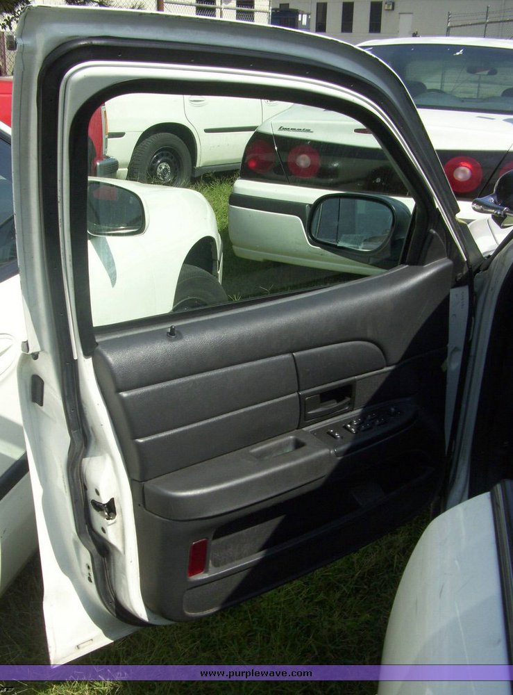 image for item 4534 2006 Ford Crown Victoria