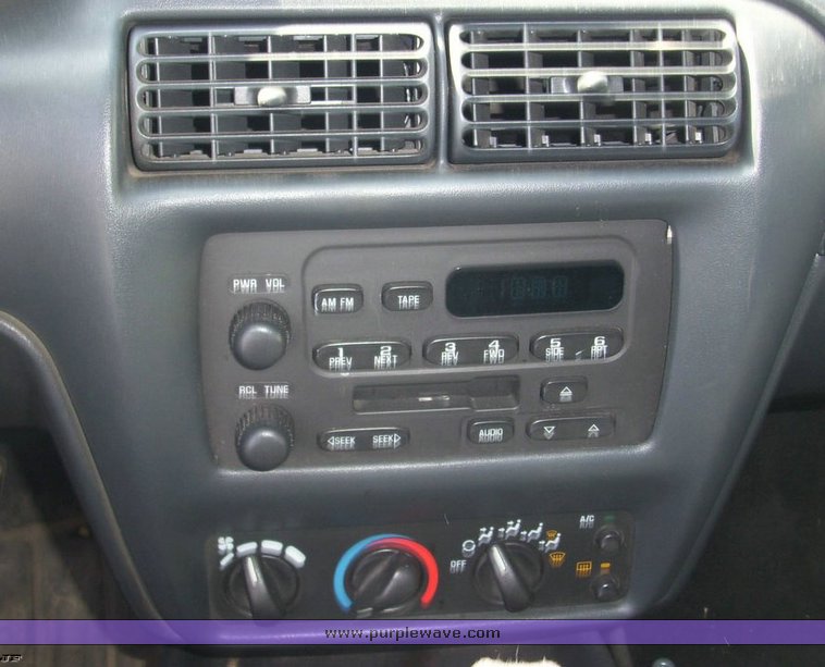 image for item 4535 2000 Chevrolet Cavalier