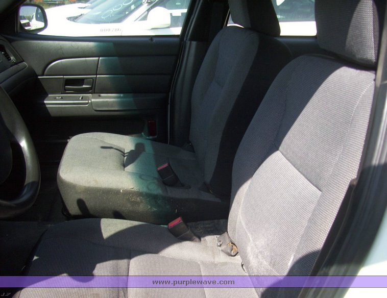 image for item 4541 2006 Ford Crown Victoria