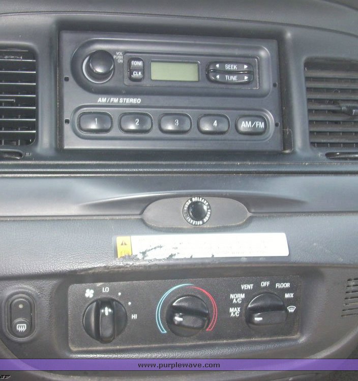 image for item 4543 2006 Ford Crown Victoria Police Interceptor