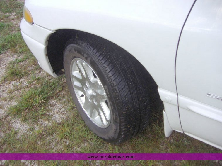 image for item 1102 1998 Dodge Caravan