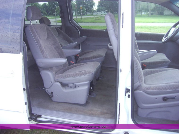 image for item 1102 1998 Dodge Caravan