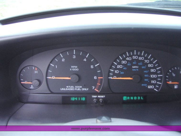 image for item 1102 1998 Dodge Caravan