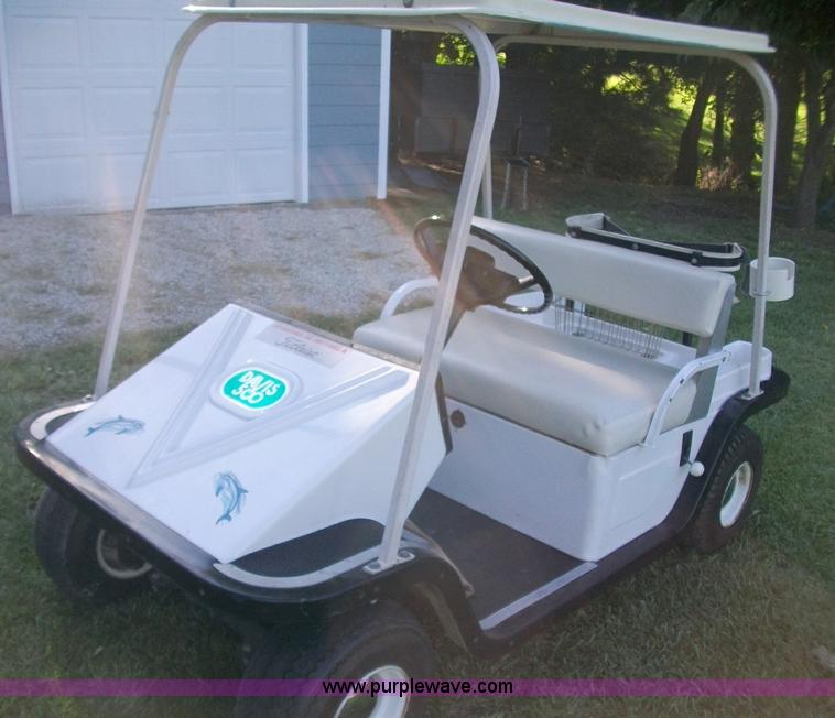 image for item 1500 1979 Harley-Davidson Davis 500 electric golf cart