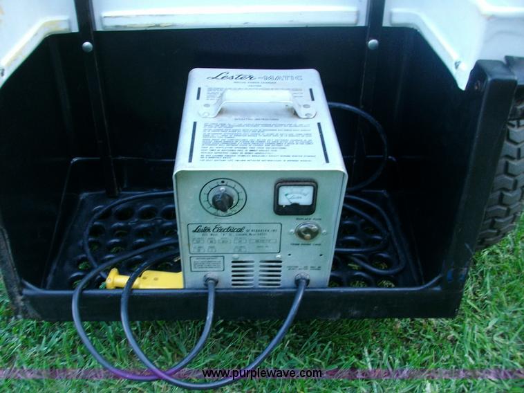 image for item 1500 1979 Harley-Davidson Davis 500 electric golf cart