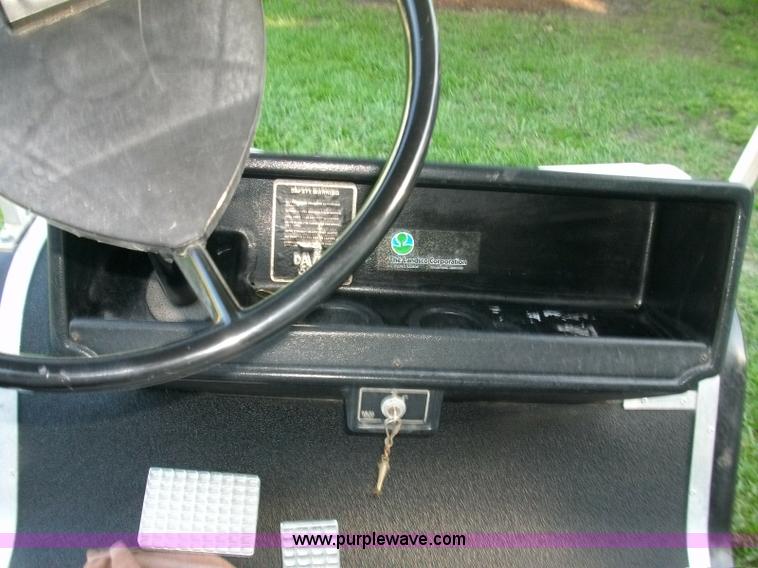 image for item 1500 1979 Harley-Davidson Davis 500 electric golf cart