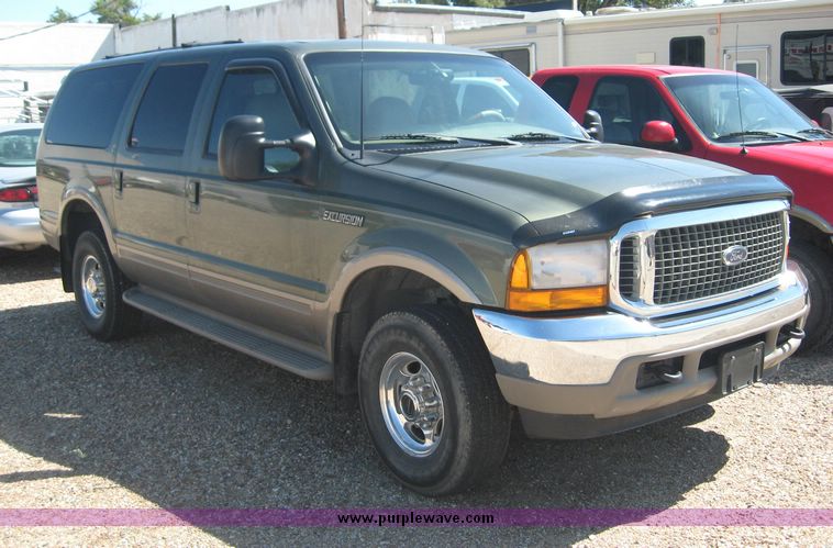 image for item 2689 2000 Ford Excursion Limited