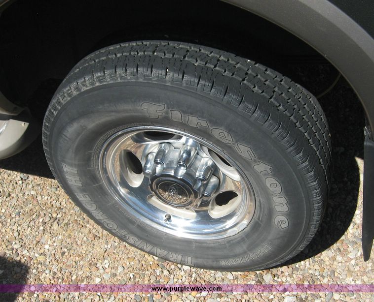 image for item 2689 2000 Ford Excursion Limited