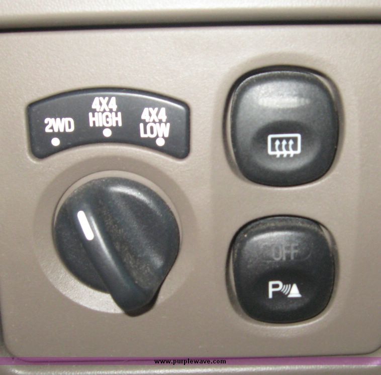 image for item 2689 2000 Ford Excursion Limited