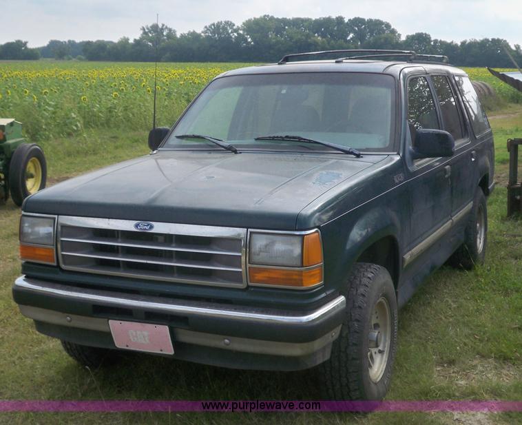 image for item 3435 1994 Ford Explorer