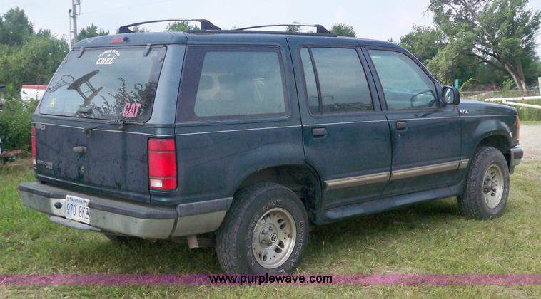 image for item 3435 1994 Ford Explorer