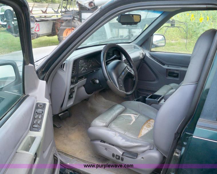 image for item 3435 1994 Ford Explorer