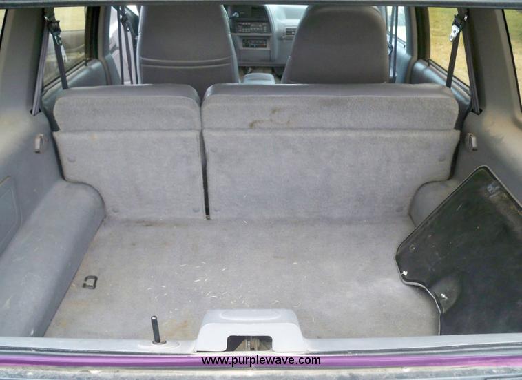 image for item 3435 1994 Ford Explorer