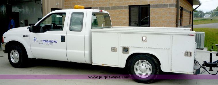 image for item 3600 2000 Ford F-250 extended cab truck