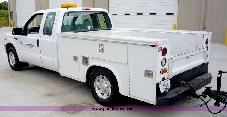 image for item 3600 2000 Ford F-250 extended cab truck