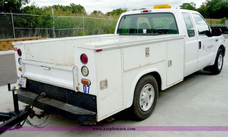 image for item 3600 2000 Ford F-250 extended cab truck