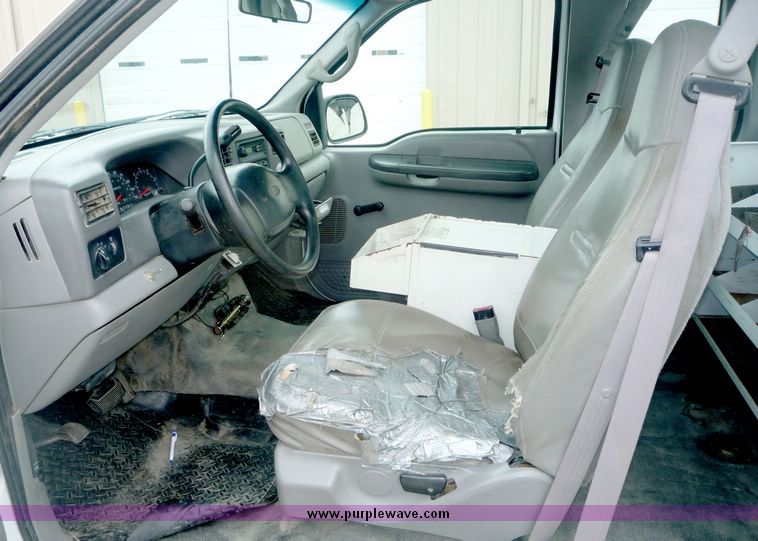 image for item 3600 2000 Ford F-250 extended cab truck